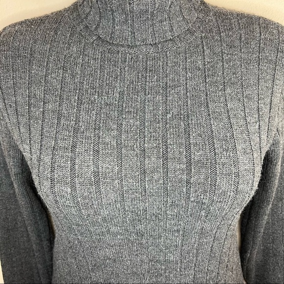 L Tangents Brand Grey Ribbed Turtleneck Sweater Women’s Large Long Sleeve 12 - Picture 4 of 5